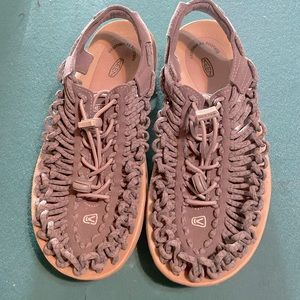 Womens Keen sandals good condition with some wear, super comfy summer shoes
